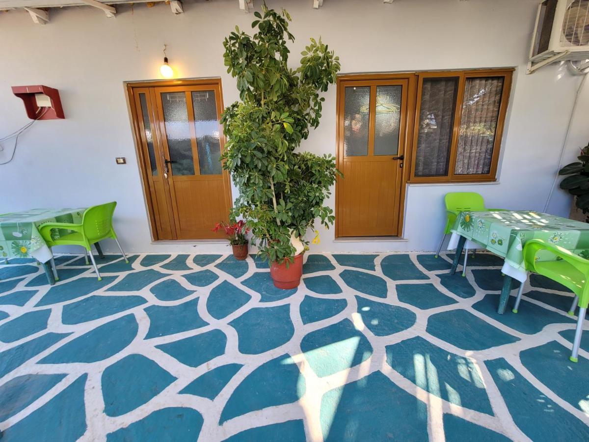 Petrefi Apartments Ksamil Exterior foto